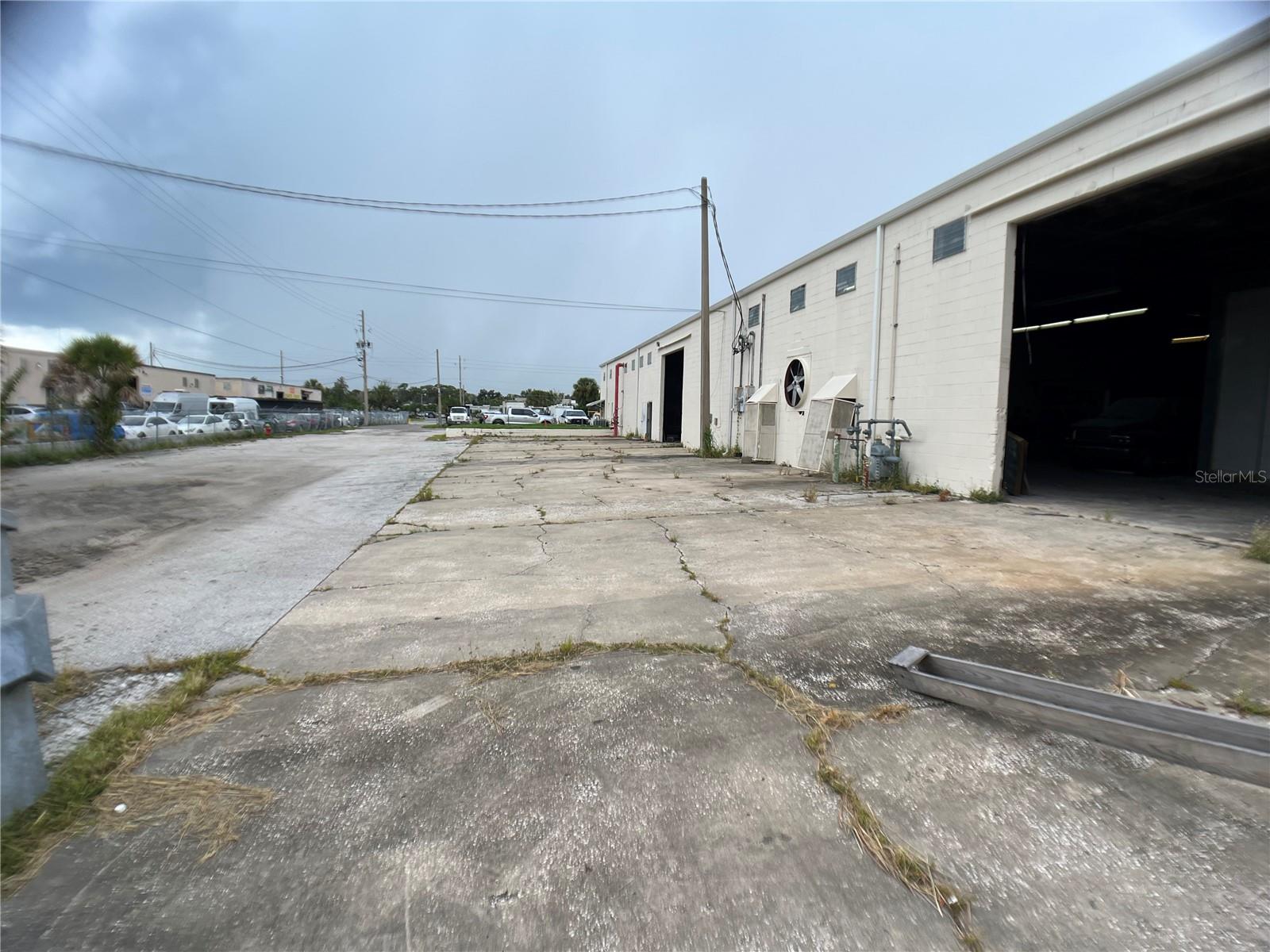 Warehouse For Sale In Orlando Florida - 20,000 Sq Ft