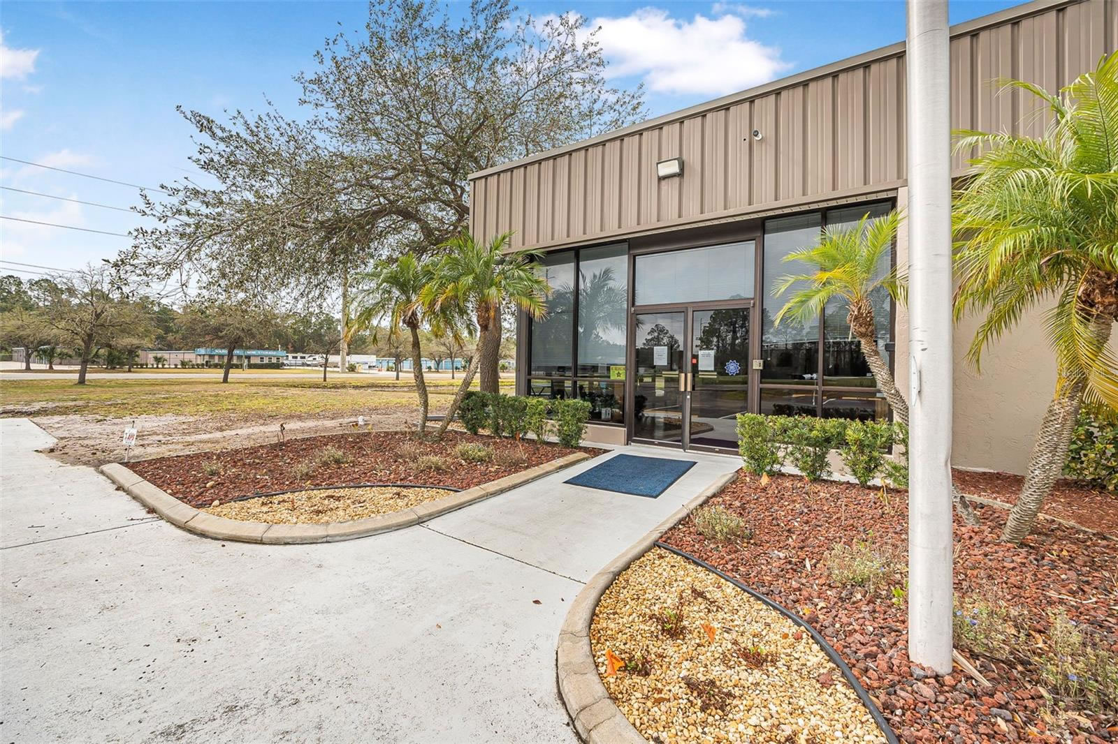 Palm Coast FL Warehouse For Sale - 48,700 sq ft $5,036,000