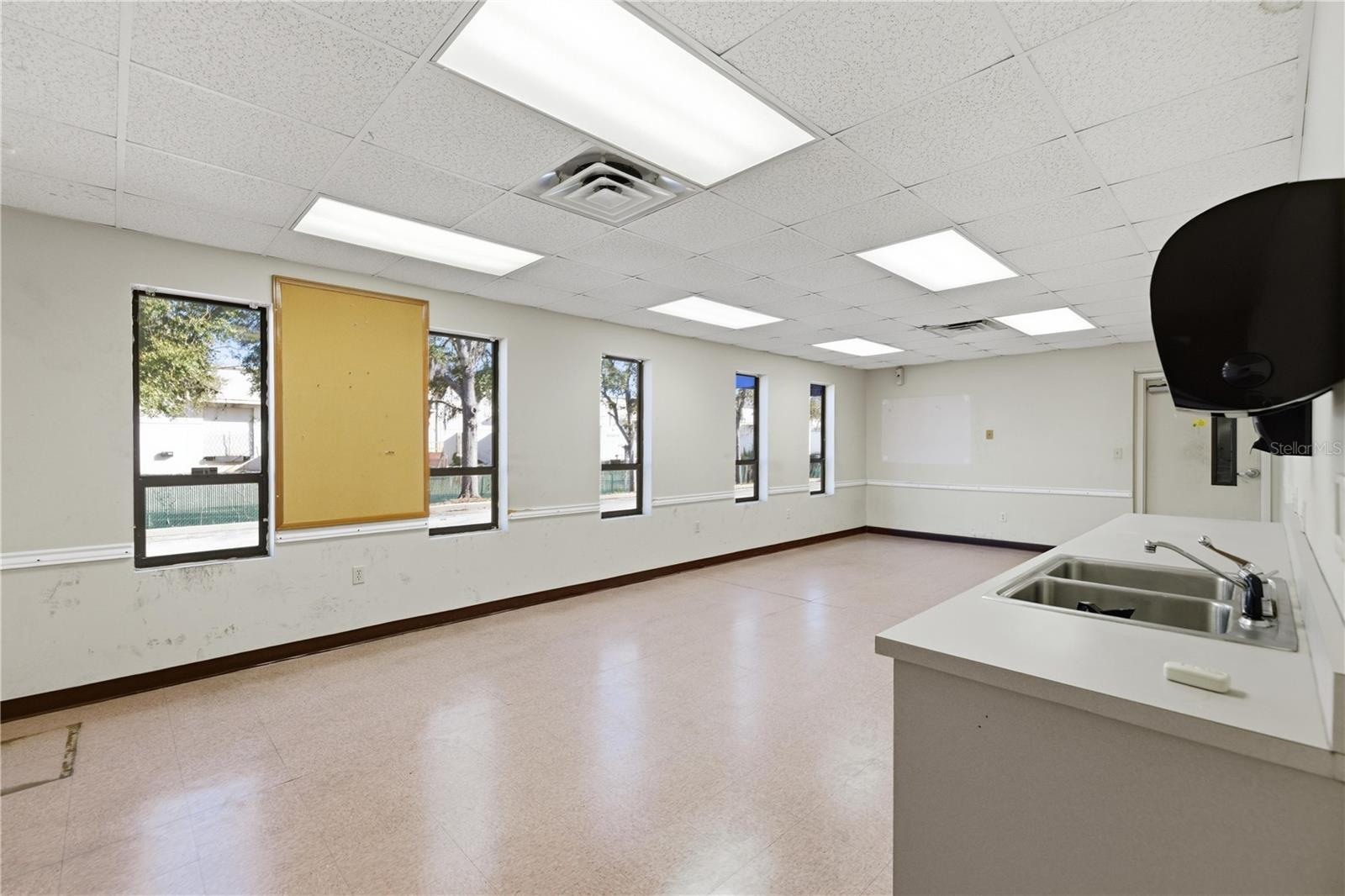 Warehouse For Sale in Ocala, FL - 56,000 sq ft $7,500,000