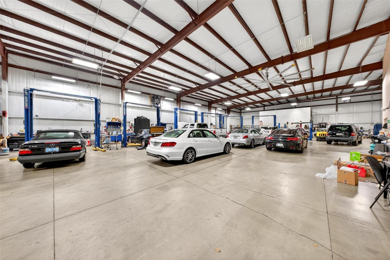 Warehouse For Sale in Oviedo, FL - 10,000 sq ft $3,000,000