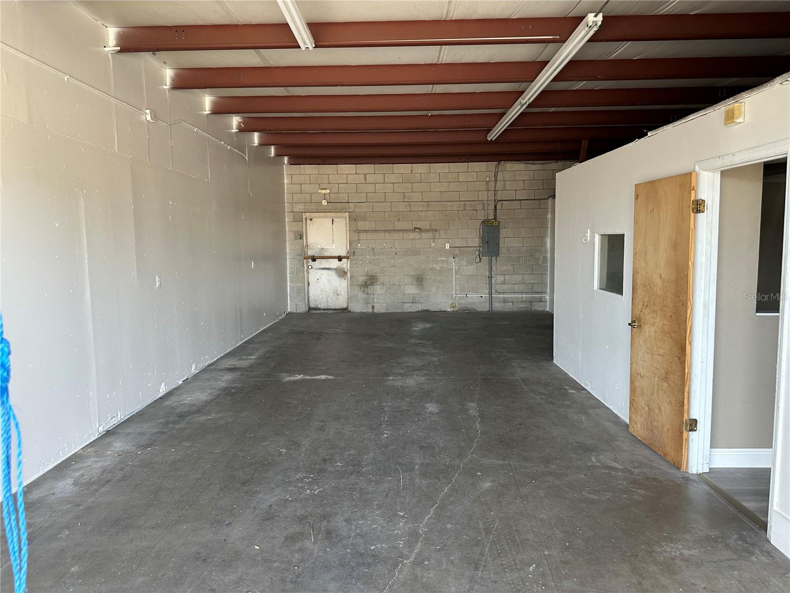 Ocala Warehouse / Retail Space For Sale - 11,000 sq ft $1,400,000