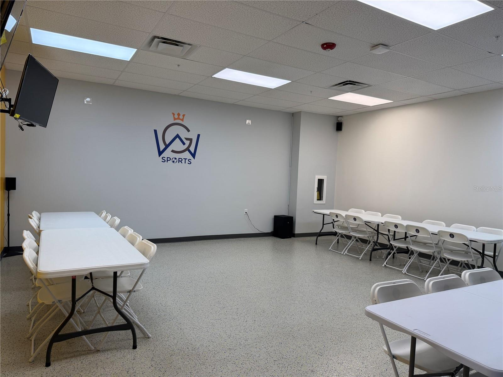 Warehouse For Sale in Eustis, FL - 15,600 sq ft $2,000,000