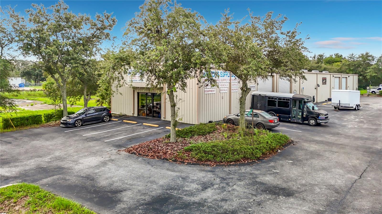 Multi Tenant Industrial Warehouse For Sale in New Port Richey, FL - 16k Sq Ft - $2,699,999