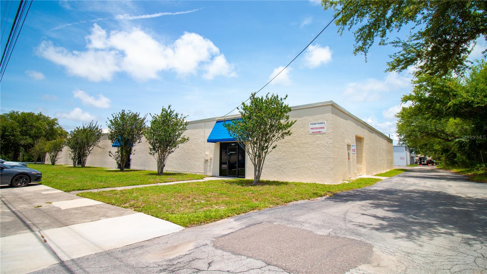 5 Unit Commercial Building Including Boat Supply business and inventory