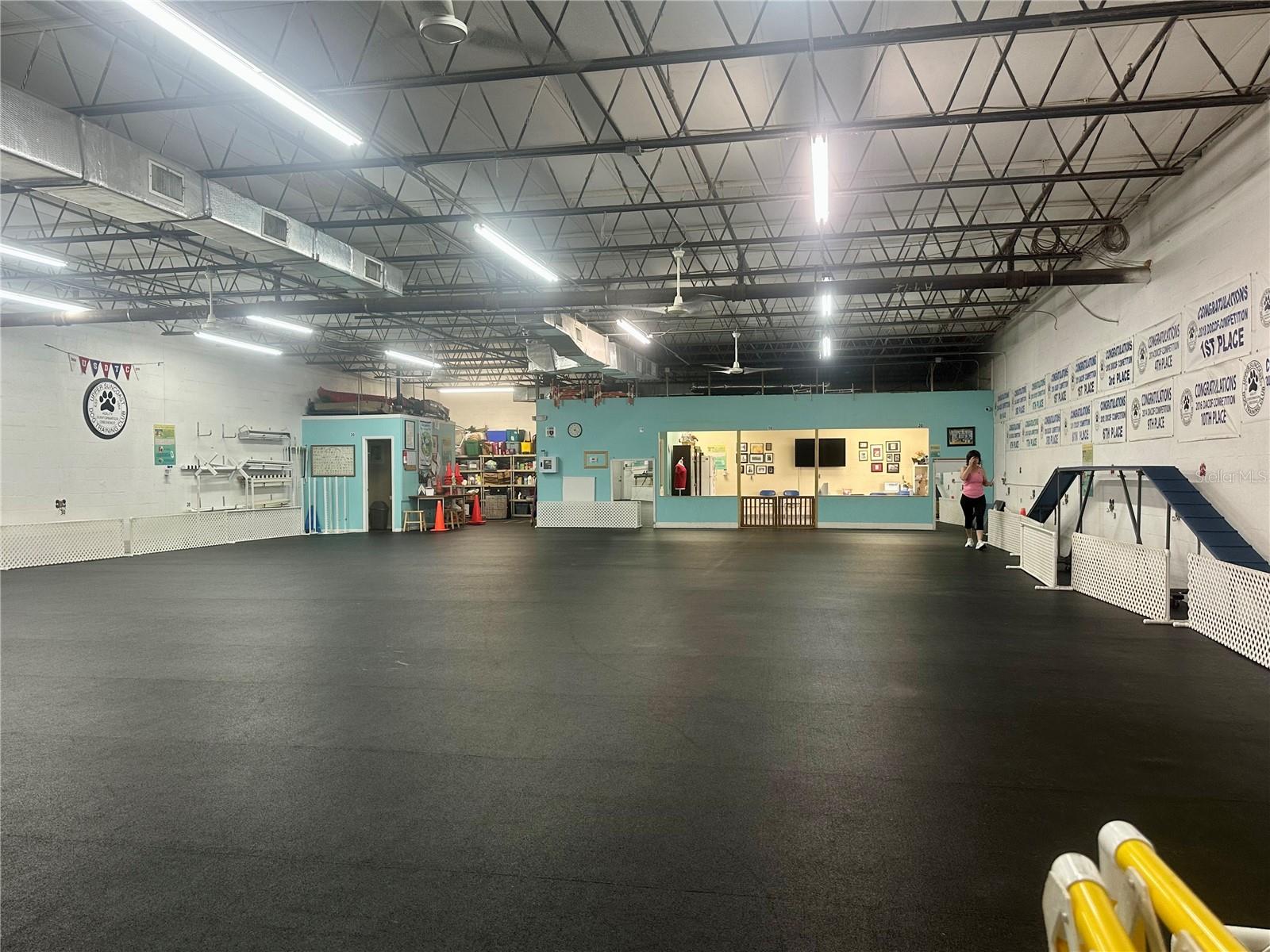 4 Unit Fully Leased Warehouses For Sale in Clearwater, Florida - 20k Sq Ft - $3,175,000