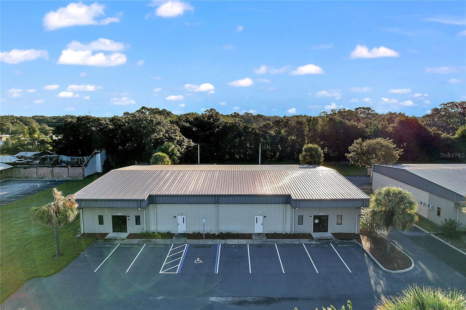 7,700 Sq Ft Warehouse For Sale in Leesburg, Florida -  $1,150,000 