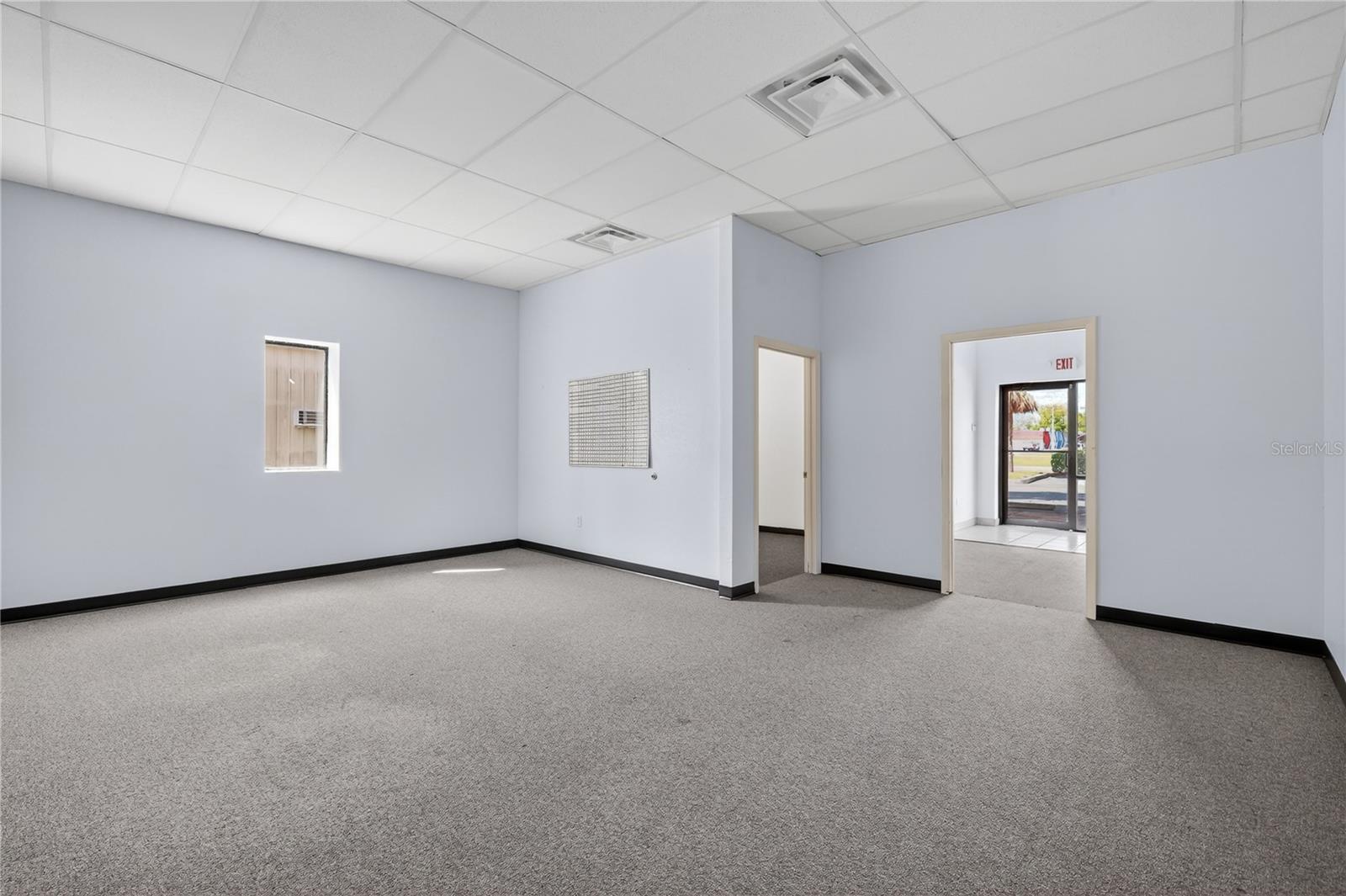 7,700 Sq Ft Warehouse For Sale in Leesburg, Florida -  $1,150,000 