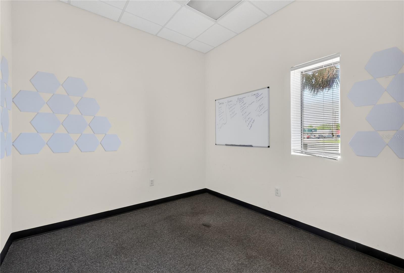 7,700 Sq Ft Warehouse For Sale in Leesburg, Florida -  $1,150,000 