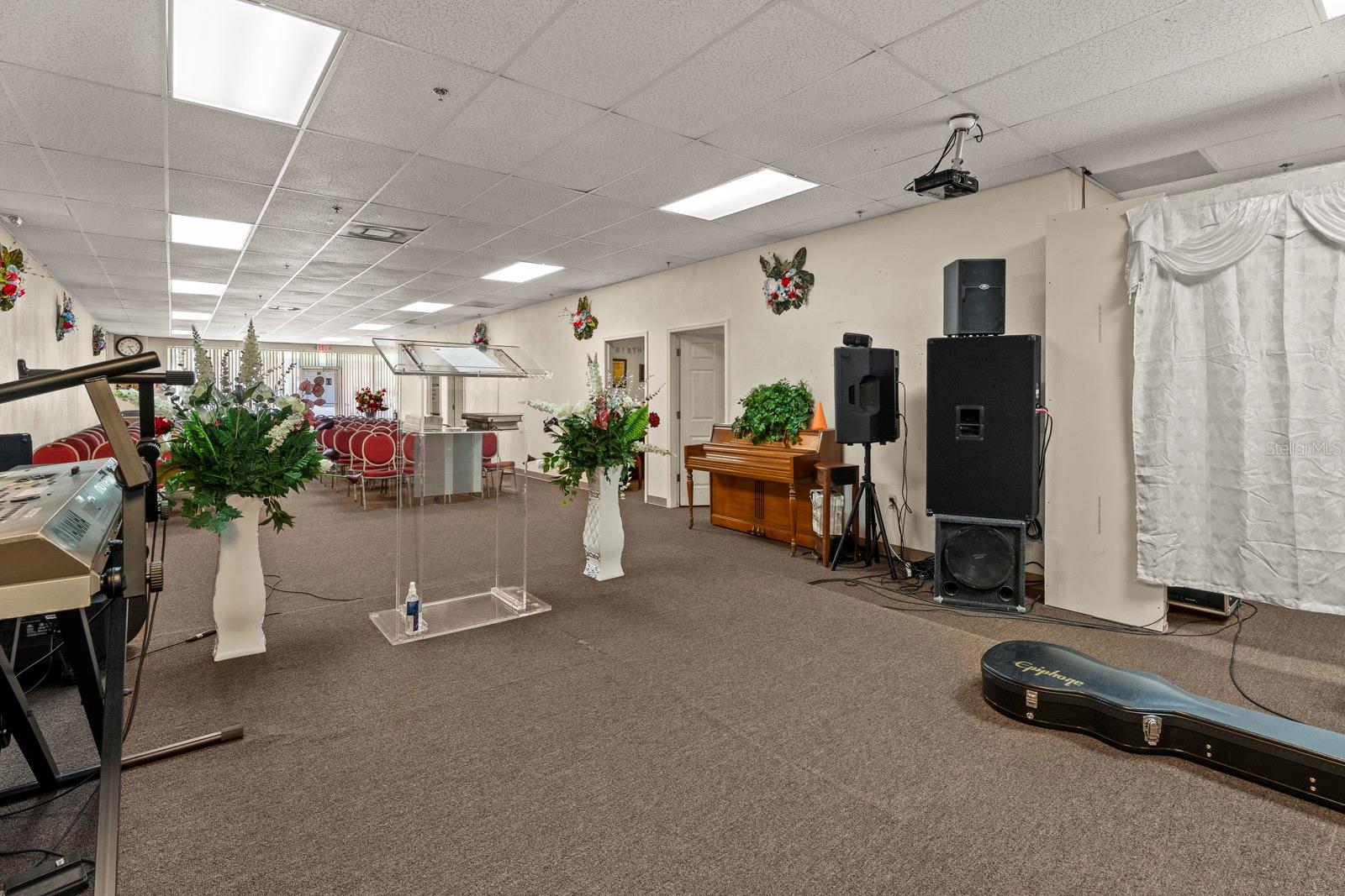 Commercial unit set up as a church For Sale in Orlando, Florida - $599,000